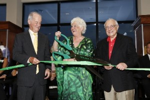 Benefactor Roe Green cuts ribbon on Maltz Jupiter Theatre's expansion